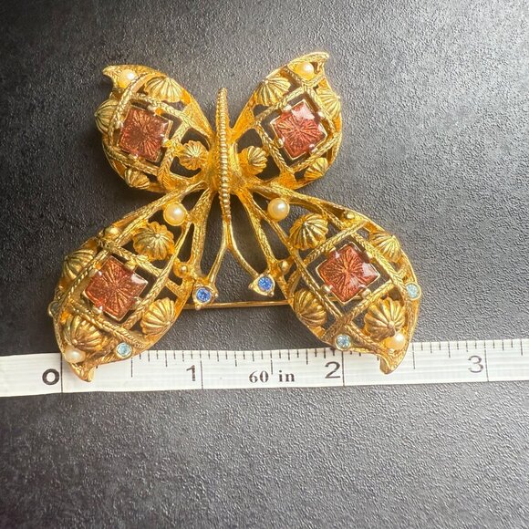 Avon Gold-Tone Butterfly Brooch With Ornate Design And Colorful Rhinestones‎ - Picture 7 of 7